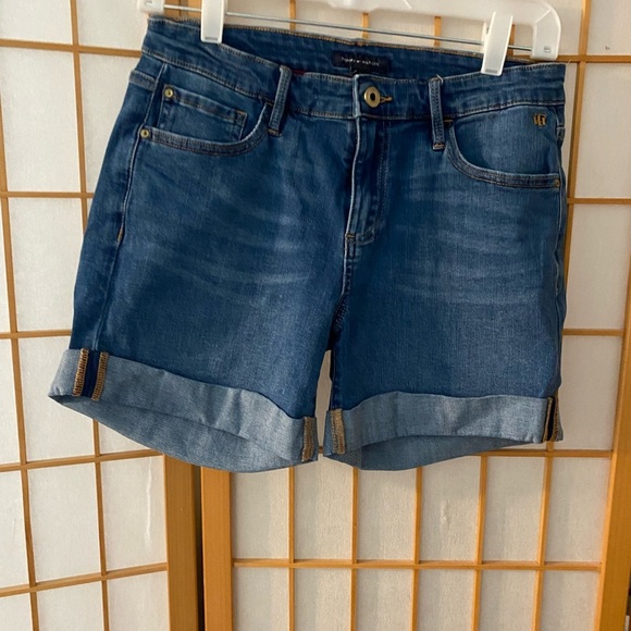 Tommy Hilfiger Women’s Denim Jean Blue Shorts Cuffed Size 4 - Picture 1 of 4